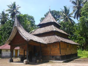 Surau Atok Ijuk, surau kayu beratap tumpang di Sumatera Barat.