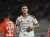 Duel pemain Borneo FC dan Persija Jakarta pada laga pekan pertama BRI Super League