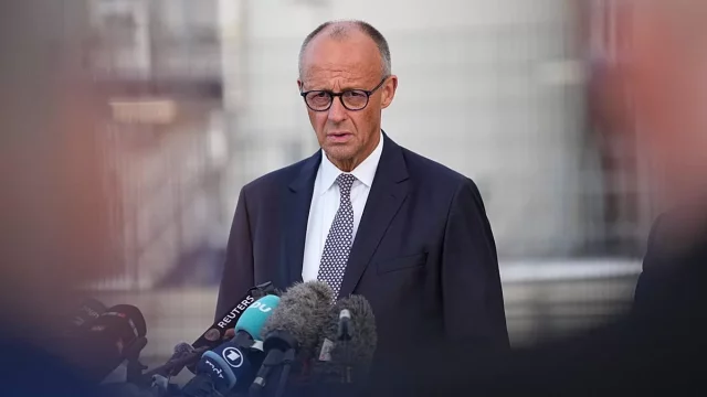 Foto arsip Kanselir Jerman Friedrich Merz memberikan keterangan pers di Leuna pada 3 September 2026
