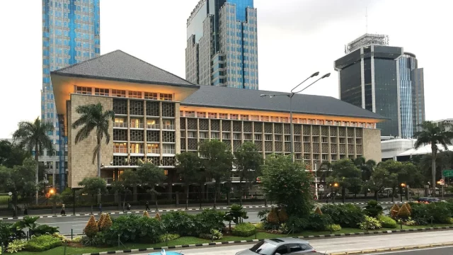Gedung Bank Indonesia di kawasan Thamrin, Jakarta, dilihat dari seberang jalan