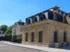Gedung Château de la Muette, kantor pusat OECD, dilihat dari Rue André-Pascal