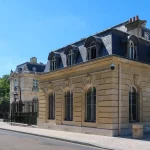 Gedung Château de la Muette, kantor pusat OECD, dilihat dari Rue André-Pascal