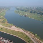 Sungai Brantas yang membatasi Kecamatan Jatikalen, Nganjuk, dan Megaluh, Jombang, Jawa Timur.