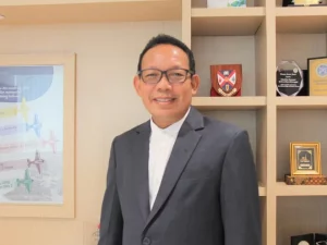 Guru Besar Fakultas Farmasi Universitas Airlangga Junaidi Khotib