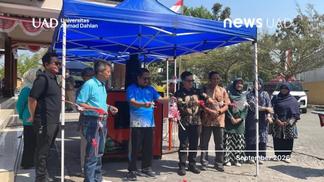 Penyerahan incinerator pintar berbasis IoT di Caturharjo