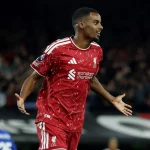 Alexander Isak merayakan gol keduanya untuk Liverpool