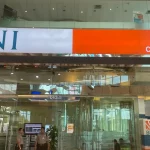 Pintu masuk kantor cabang Bank Negara Indonesia di pusat belanja Central Park, Jakarta