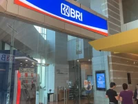 Muka kantor cabang Bank Rakyat Indonesia di pusat belanja Central Park Jakarta