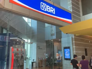 Muka kantor cabang Bank Rakyat Indonesia di pusat belanja Central Park Jakarta