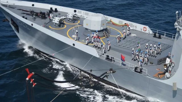 Kapal Perang PNS Tippu Sultan Angkatan Laut Pakistan dalam Latihan AMAN