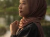 Ilustrasi perempuan berkerudung, busana yang gambarannya berubah dalam film Islami masa Orde Baru