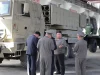 Kim Jong Un meninjau kendaraan militer dan peralatan di sebuah fasilitas industri pertahanan