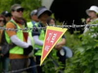Tanda ranjau di Jalur Damai DMZ Korea