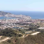 Panorama Kota Ceuta dilihat dari bukit dengan laut di kejauhan