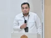 Wakil Rektor Unri Mexasai Indra melepas Kukerta Berdampak Khusus FH Unri