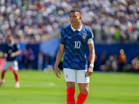 Foto arsip Kylian Mbappe mengenakan ban kapten timnas Prancis di Piala Dunia 2026