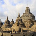 Stupa berterawang di teras atas Candi Borobudur, Magelang, Jawa Tengah.