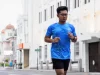 Ilustrasi aktivitas fisik berupa jogging di kawasan perkotaan, salah satu cara mengelola kecemasan finansial menurut riset.