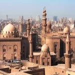 Panorama Kota Kairo dengan masjid bersejarah