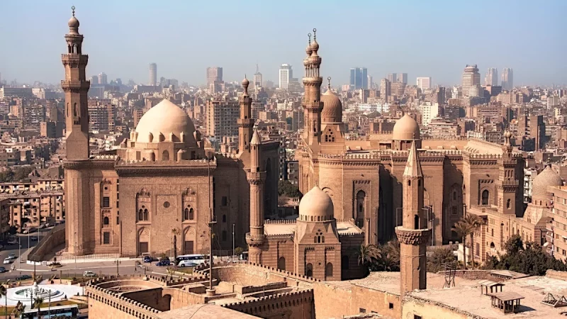 Panorama Kota Kairo dengan masjid bersejarah