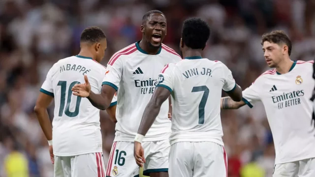 Foto arsip para pemain Real Madrid di Stadion Santiago Bernabeu