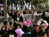 Pekerja migran asal Indonesia berkumpul di sebuah taman kota di Hong Kong