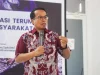 Narasumber menyampaikan materi pelatihan rehabilitasi terumbu karang tingkat masyarakat