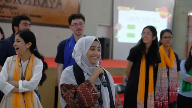 Kegiatan pengabdian masyarakat FKG UNAIR bersama peserta dari lima negara di Surabaya