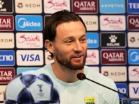 Kapten Persib Marc Klok dalam jumpa pers jelang laga melawan FC Seoul di Korea Selatan