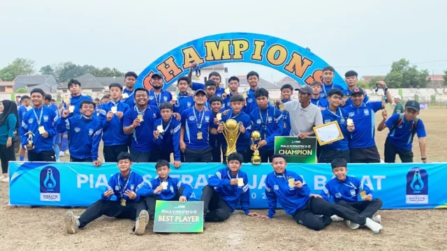 Tim Persib U13 seusai menjuarai Piala Soeratin Jawa Barat di Subang