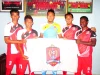 Foto arsip pemain Persijap Jepara berfoto bersama bendera klub