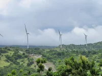 Deretan turbin PLTB Sidrap di perbukitan Sidenreng Rappang, Sulawesi Selatan