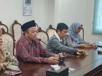PSGA dan Satgas PPKS UIN Walisongo Semarang dalam pertemuan penanganan kasus