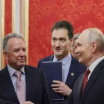 Vladimir Putin menyambut Steve Witkoff dan Jared Kushner untuk perundingan di Moskow