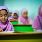 Ilustrasi sejumlah murid perempuan berjilbab menekuni buku di ruang kelas.