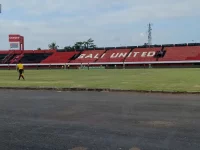 Foto arsip tribun dan lapangan Stadion Kapten I Wayan Dipta di Gianyar Bali