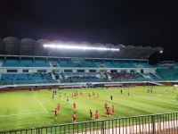 Suasana laga malam hari di Stadion Maguwoharjo markas PSS Sleman