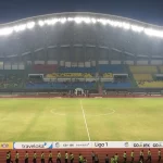 Foto arsip tribun dan lapangan Stadion Patriot Chandra Bhaga Bekasi