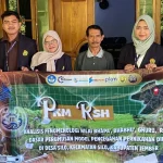 Tim PKM Universitas Jember bersama warga di Desa Silo, Kabupaten Jember