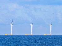 Tiga turbin angin terapung WindFloat Atlantic di lepas pantai Portugal