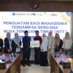 UNIMUS serahkan bantuan bagi mahasiswa asal NTT terdampak bencana