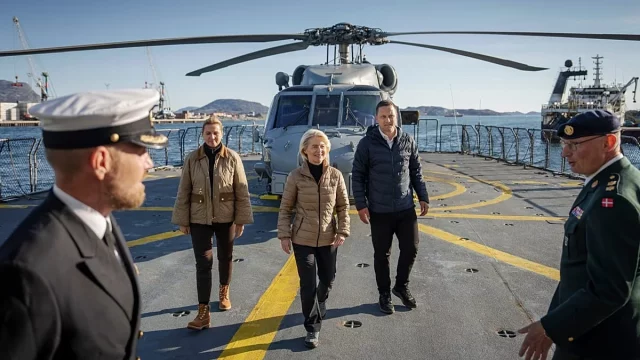 Ursula von der Leyen saat berada di Greenland