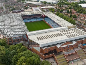Pemandangan udara Stadion Villa Park di Birmingham