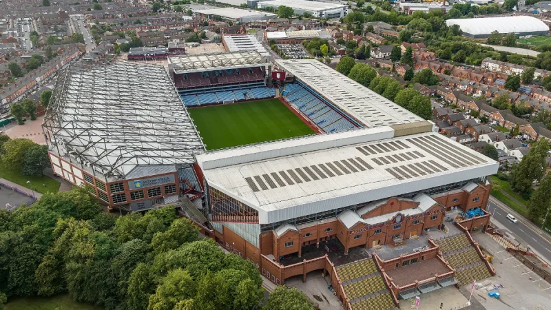 Pemandangan udara Stadion Villa Park di Birmingham