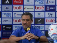 Pelatih Arema FC Marcos Santos berbicara dalam jumpa pers jelang laga melawan Persija