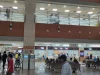 Loket pendaftaran dan anjungan mandiri di atrium rawat jalan Rumah Sakit NCKU, Tainan, Taiwan