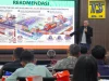 Catur Arif Prastyanto memaparkan tiga faktor keawetan jalan dalam forum di Departemen Teknik Sipil ITS