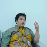 Dosen FKK ITS dr Edwin Nugroho Njoto saat menjelaskan influenza A