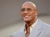 Dwayne The Rock Johnson tersenyum di Festival Film Venesia 2025