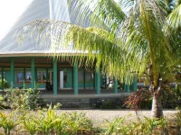 Fale tele, rumah pertemuan terbuka beratap seng di Desa Avao, Savai'i, Samoa
